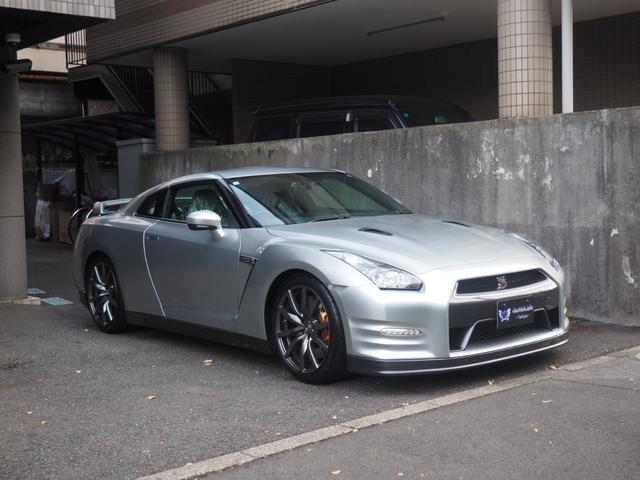 希少な低走行の中期モデルです！ 内外装とも、とても程度が良いので是非実車を見て下さい！