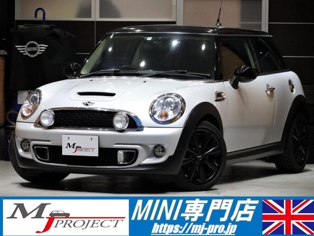 クーパーS 最終後期型 禁煙車 純正ブラック17AW ETC 前後ドライブレコーダー アディショナルヘッドライト アームレスト タイヤ4本新品 フロントブレーキローター&ブレーキパット新品 キーレス バイキセノン(1枚目)