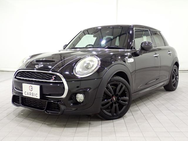 ＭＩＮＩ(ミニ) クーパーＳＤ　ジョンクーパーワークスＰＫＧ　純正ナビ　フルセグＴＶ　バックカメラ　コンフォートアクセス　ハーフレザー　シートヒーター　サンルーフ　Ｂｌｕｅｔｏｏｔｈ対応　ＬＥＤヘッドライト 中古車画像