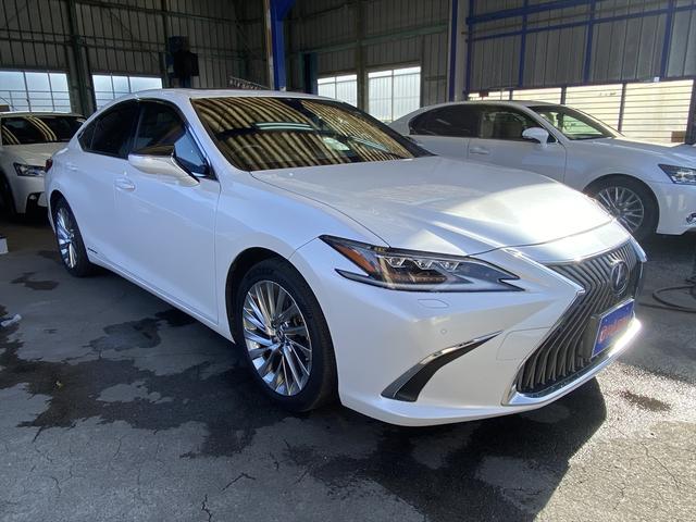 ＥＳ(レクサス) ＥＳ３００ｈ　バージョンＬ　サンルーフ・フルセグナビ・全周囲カメラ・ＢＴオーディオ・１８ＡＷ・茶革シート・ベンチレーション・ＬＥＤライト・ステアリングヒーター・レーダークルーズ・ＥＴＣ・レクサスセーフティシステム・ＢＳＭ・ＨＵＤ 中古車画像