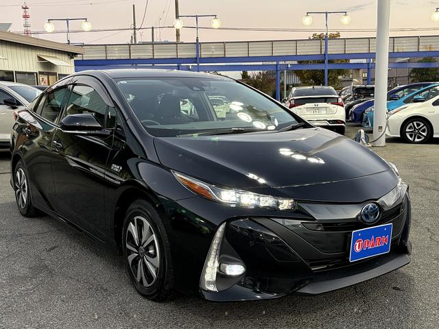 プリウスＰＨＶ(トヨタ) Ａ　後期・１オーナー・セーフティセンス・ディスプレイオーディオ・ＥＴＣ２．０・全周囲カメラ・Ｃａｒｐｌａｙ・ＢＴオーディオ・Ｃソナー・ＢＳＭ・ＨＵＤ・純正１５ＡＷ・革ステア・ドアバイザー・フロアマット 中古車画像