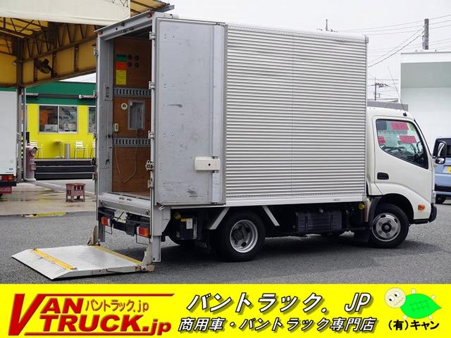 １０尺　アルミバン　２トン積　サイドドア　垂直パワーゲート　積載２０００ｋｇ　リア観音扉　ラッシング２段　バックカメラ　ＥＴＣ　通気口　フォグランプ　北村製　標準幅　ショート　ＡＴ　左電格ミラー　アイドリングストップ　チョーク　パワーモード　衝突軽減ブレーキ