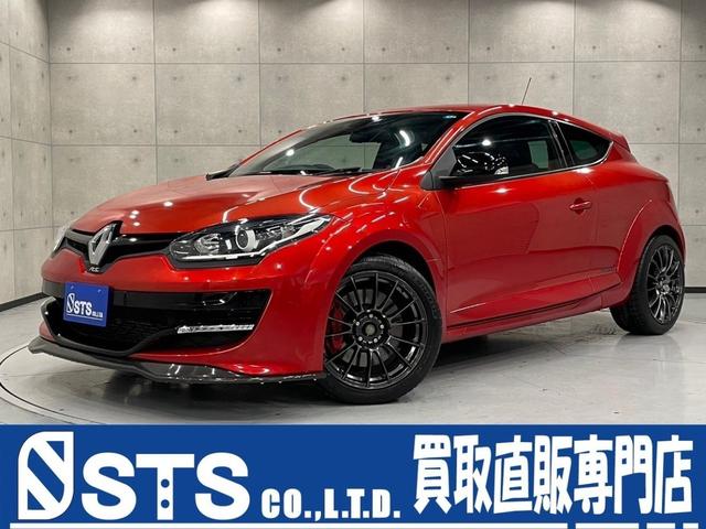 ルノー メガーヌ ルノー　スポール　２７３　社外マフラー　エアクリ　カーボンリップ　ＲＥＣＡＲＯシート　ｂｒｅｍｂｏキャリパ　Ｂｌｕｅｔｏｏｔｈ　ＡＵＸ　ＷｅｄｓＳｐｏｒｔ１８インチＡＷ　リアカメラ　クルコン　ドラレコ　ＥＴＣ