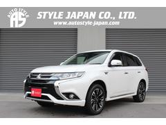 三菱　アウトランダーＰＨＥＶ　Ｇナビパッケージ　電動ガラスサンルーフ　後期型　メーカーＳＤナビ