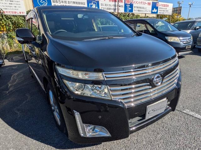 エルグランド(日産) ＶＩＰ　（サンルーフ）（黒本革シート）インテリジェントクルーズコントロール／エマージェンシーブレーキ／オートステップ／全周囲カメラ／ＡＣ１００Ｖ電源／両側電動スライドドア／パワーバックドア／クリアランスソナー 中古車画像