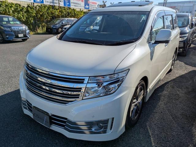 エルグランド(日産) ライダー　黒本革シート　マニュアルシート　（ツインサンルーフ）（ＢＯＳＥサウンドシステム）全周囲カメラ／黒本革シート／後席モニター／シートヒーター／ＡＣ１００Ｖ電源／クリアランスソナー／両側電動スライドドア／パワーバックドア／純正ＨＤＤナビ 中古車画像