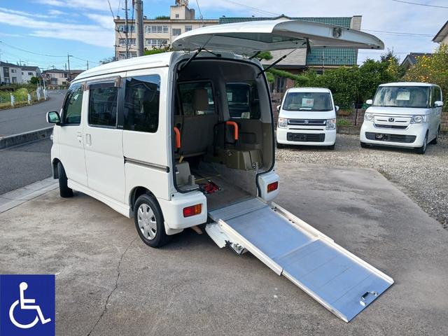 　福祉車両　スローパー　電動ウインチ　後部座席　リアヒーター　バックカメラ　ドラレコ付　タイミングチェーン車両