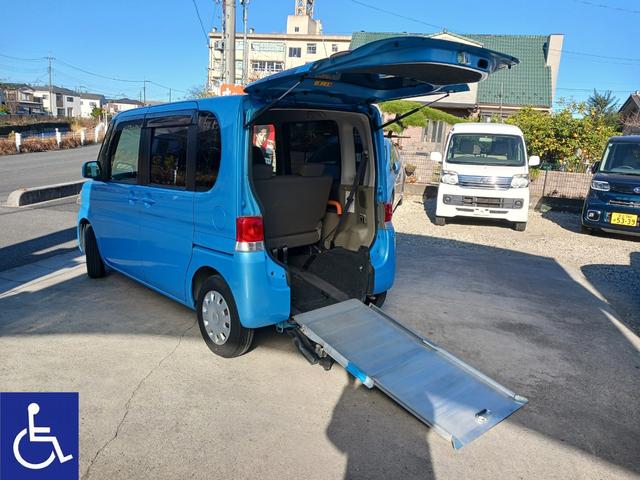 福祉車両　スローパー　電動固定式　後席付４人乗り ナビ　ＴＶ　ＥＴＣ　左ＰＳＤ　ワンオーナー車　福祉車両他在庫多数有♪