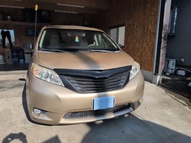 米国トヨタシエナ 22インチアルミローダウン