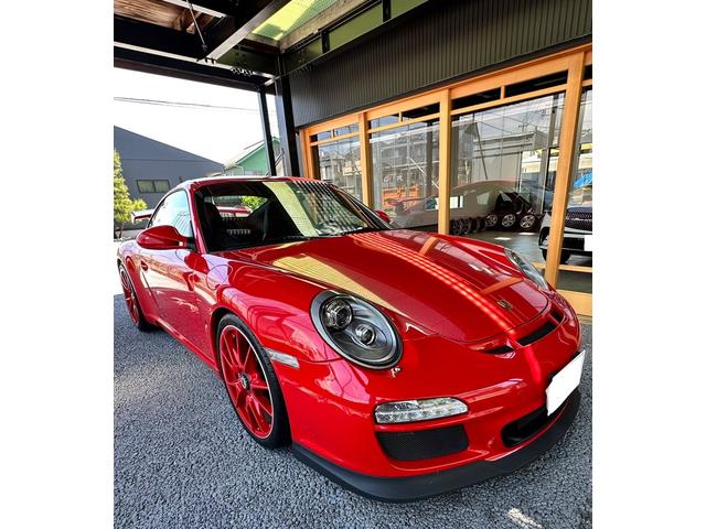 ９１１ＧＴ３（９９７）　ガレージ保管　　　走行距離１３０００ｋｍディーラー保証継承　車検令和７年１１月(1枚目)