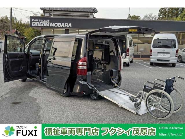 ノア 　Ｘ　福祉車両　車いす１基積み　乗車定員５人仕様　電動ウインチ　電動車いす固定装置　ＥＴＣ　前後ドラレコ　ナビ　バックカメラ　ワンセグナビ（1枚目）