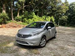 ノート X ドライブレコーダー バックカメラ ナビ スマートキー アイドリングストップ 電動格納ミラー CVT 盗難防止システム 衝突安全ボディ ABS ミュージックプレイヤー接続可 エアコン パワーステアリング 中古車画像