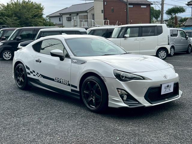 ８６ ＧＴリミテッド　ＭＴ　社外ＡＷ／エアロ／マフラー／エアクリーナー　ＥＴＣ　シートヒーター　フルセグ　Ｂｌｕｅｔｏｏｔｈ　パックカメラ（1枚目）