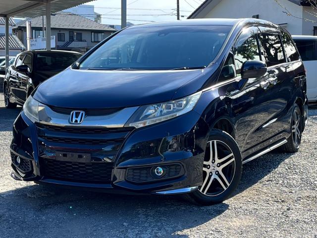 クルーズコントロール付☆ロングドライブでも運転がラク 後席モニター　３列シート　ＣＶＴ　アルミホイール　ＣＤ　ＤＶＤ再生