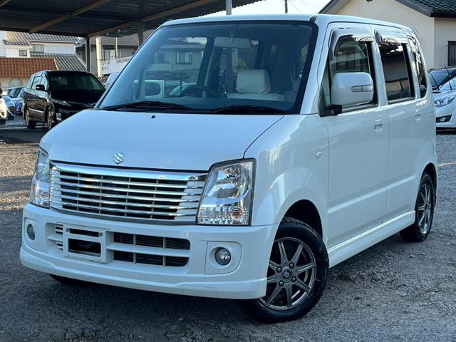 後方確認をサポート！バックカメラ付き！ パワーウィンドウ　運転席エアバッグ　助手席エアバッグ