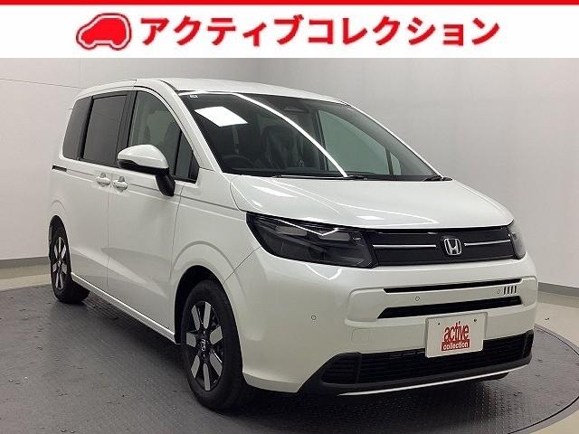 夜道の走行も安心！ライトのつけ忘れを防ぐオートライト ウォークスルー　ＣＶＴ　アルミホイール　ＵＳＢ　盗難防止システム　ＡＢＳ