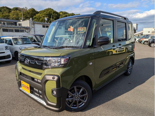 ファンクロス　届出済未使用車　誤発進抑制装置　パーキングセンサー　ＵＳＢ接続　フルフラットシート　セキュリティーアラーム　禁煙　シートヒータ　スマートキ－　車線逸脱警報　ＥＳＣ　ＬＥＤライト　衝突安全ボディ　ＡＢＳ