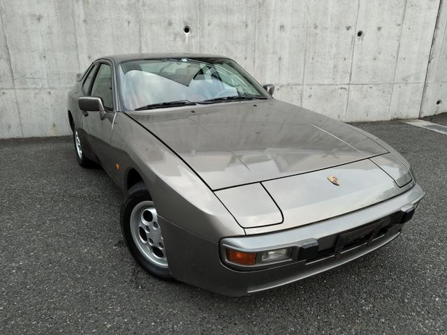 ポルシェ ９４４ ９４４　ディーラー車　左ハンドル　修復歴ナシ