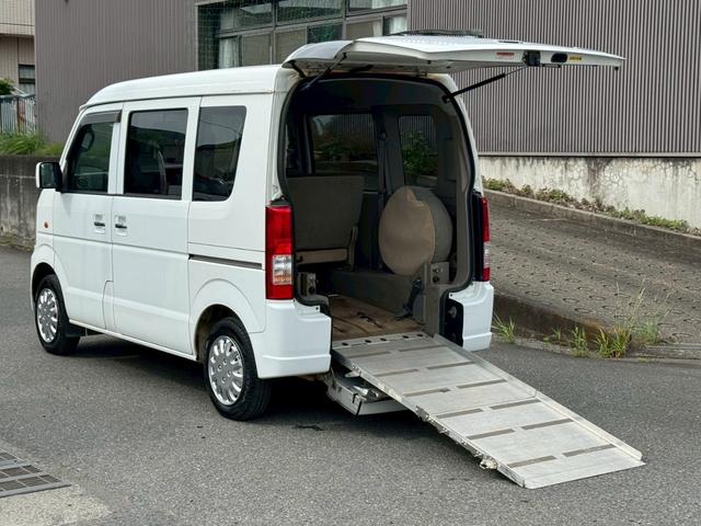 ＪＰ　車いすスロープ付き　スローパー　電動固定装置　４人乗り　オートマ　車いす積載台数１台　電動格納ミラー　ＣＤラジオ　エアコン　パワステ　タイミングチェーン　ＡＢＳ　運転席・助手席エアバッグ　ハイルーフ