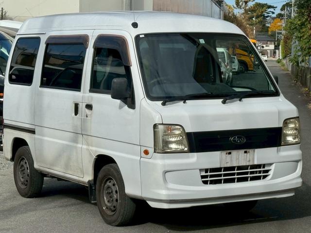 サンバーバン(スバル) トランスポーター　キーレス　２０２３年製造タイヤ　積載量３５０ｋｇ　オートマ　エアコン　パワステ　４人乗り　フルフラットシート　軽貨物　軽バン　４ナンバー 中古車画像