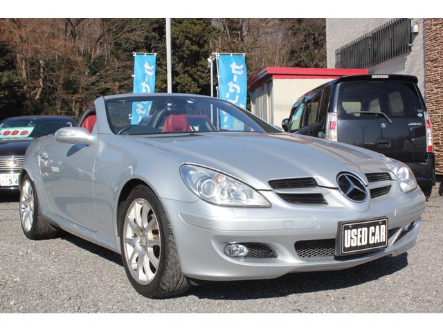 ＳＬＫ２８０　スポーツパッケージ　専用１７インチＡＷ／スポーツサス　３．０ＬＶ６ＤＯＨＣ　７速パドルシフト付　レッドレザー／ＰＷシート／ヒーター付　社外ナビ／フルセグＴＶ　ＨＩＤヘッドライト　ＥＴＣ