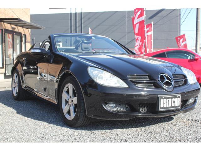 SLKクラス（メルセデス・ベンツ）ＳＬＫ２８０　３．０Ｌ　Ｖ型６気筒ＤＯＨＣ２４Ｖ　７ＡＴ　電動バリオルーフ　本革ＰＷシート／ヒーター／ネックウォーマー　クルーズコントロール　スペアキー　ＥＴＣ 中古車画像