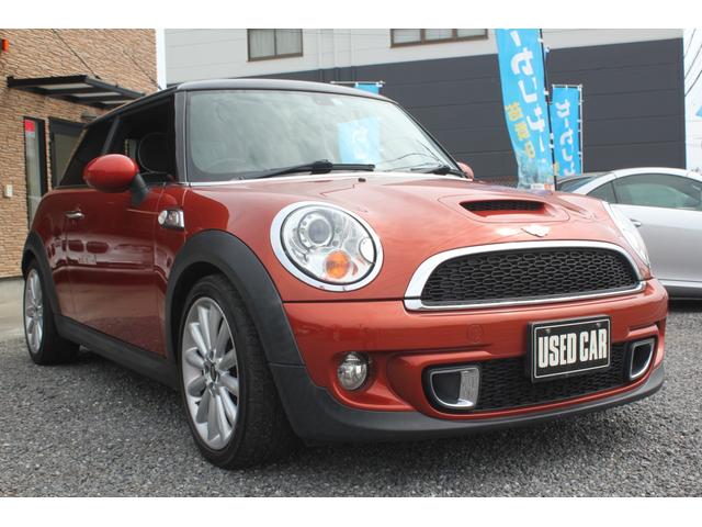 ＭＩＮＩ ＭＩＮＩ クーパーＳ　スパイスオレンジＭ　１．６Ｌ　直列４気筒ＤＯＨＣ１６Ｖ