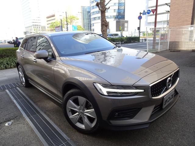 ボルボ Ｖ６０ クロスカントリー　Ｔ５　ＡＷＤ　２０２０年モデル