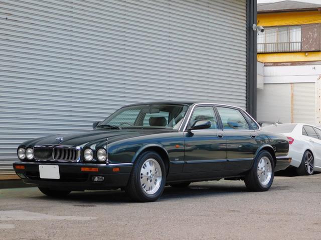 ＸＪ ＸＪ６－３．２Ｓ　走行４．２万ｋｍ　スプルースグリーン　本皮　右ハンドル（1枚目）