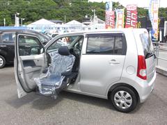 スズキ　ワゴンＲ　　福祉車両リモコン昇降シート車　電動車いす収納装置付　ＤＶＤ再生ナビフルセグＣＤ４０００曲録音