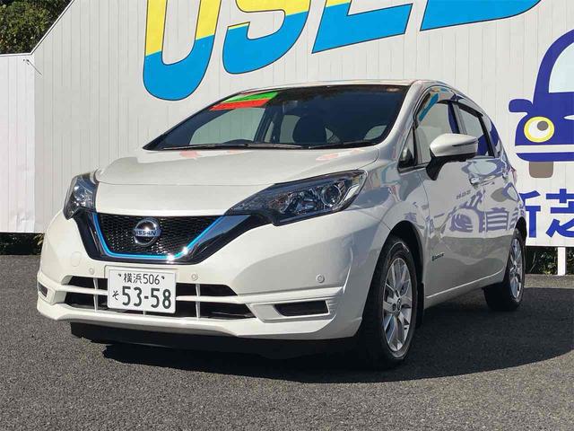 ナビ搭載！迷う道も知らない道も安心して走れます！ 衝突安全ボディ　ＡＢＳ　ＥＳＣ　ミュージックプレイヤー接続可　エアコン