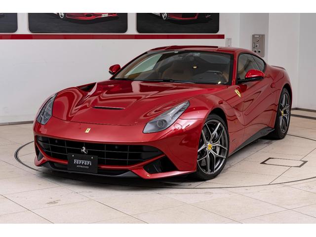 F12ベルリネッタ（フェラーリ）Ｆ１　ＤＣＴ　カーボンファイバーエンジンルーム　助手席側ディスプレイカーボンファイバー　ダッシュボードアクセント　運転席カーボンファイバートリム　ＬＥＤシフトインジケーター 中古車画像