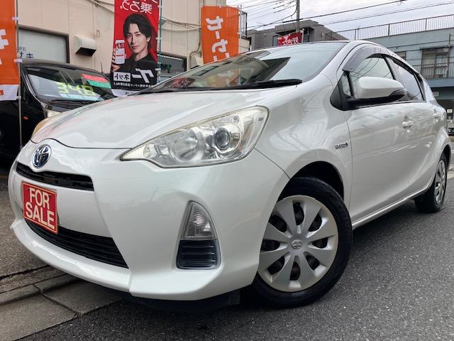 アクア Ｓ　ナビ　フルセグＴＶ　スマートキー　プッシュスタート　Ｂｌｕｅｔｏｏｔｈ　ＥＴＣ　ＤＶＤ　ＣＤ　ＳＤ　運転席　助手席　シートヒーター　禁煙車　車両取扱説明書　ナビ取扱説明書　１年保証付き（1枚目）
