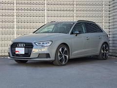 アウディ　Ａ３　スポーツバック　ブラックスタイリング　限定車　ルーフレール