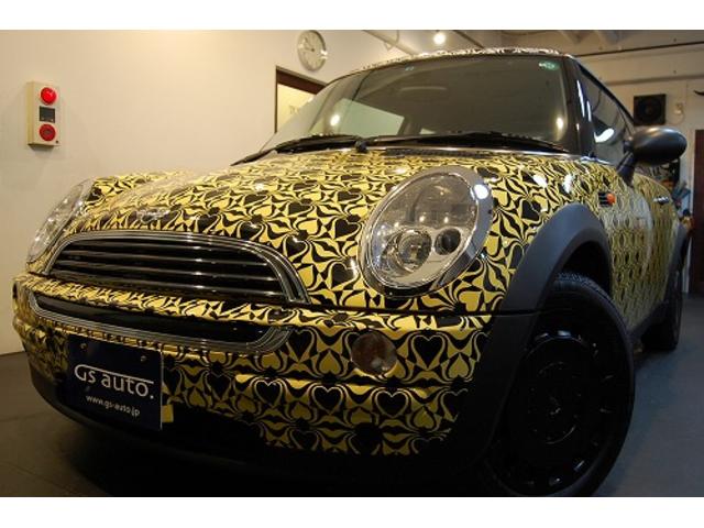 ＭＩＮＩ ＭＩＮＩ ワン　現代アーティスト作品車両