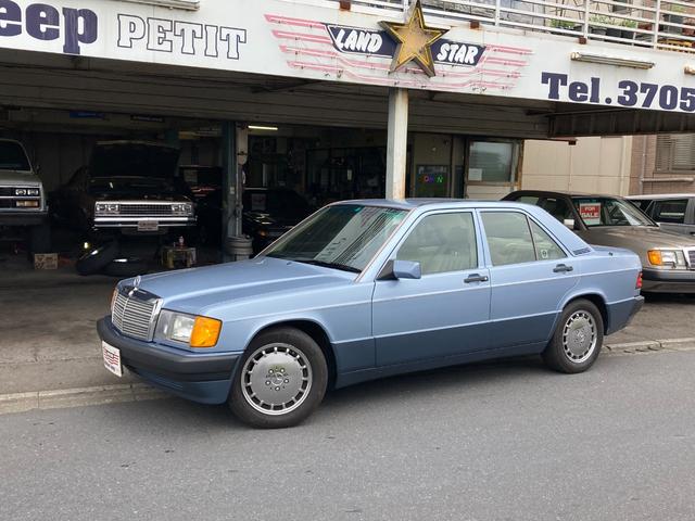 メルセデス ベンツ 190クラス 190e2 6 本物北米仕様 クリーム色のmbテックスインテリア アイスブルーメタリックのボディカラー クロームの15インチアルミホイールにはミシュランの185 65r15タイヤの中古車 グーネット中古車 メルセデス ベンツ 190クラス 190e2 6 本物北米仕様 クリーム色のmbテックスインテリア アイスブルーメタリックのボディカラー クロームの15インチアルミホイールにはミシュランの185 65r15タイヤの中古車 グーネット中古車