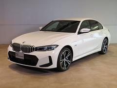 ＢＭＷ　３シリーズ　３３０ｅ　Ｍスポーツ　半革　コンフォートＰｋｇ