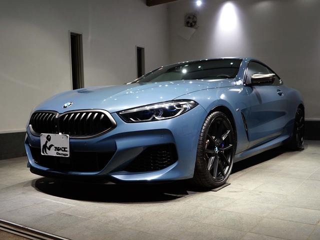 ＢＭＷ ８シリーズ Ｍ８５０ｉ　ｘＤｒｉｖｅクーペ　正規ディーラー車　　左Ｈ　　バルセロナブルー　　黒　茶コンビレザー　レーザーライト　純ナビ　ＡＣＣ　ヘッドアップディスプレイ　ディスプレイキー　ハーマンカードン　純正２０ＡＷ