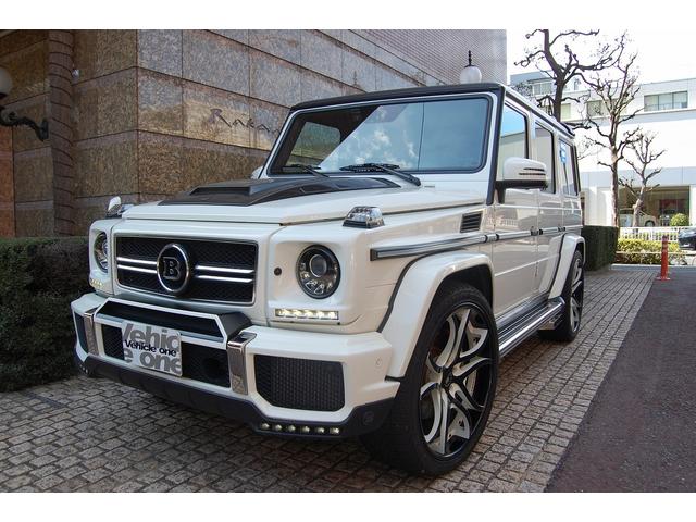 メルセデス・ベンツ Ｇクラス Ｇ６３　ＡＭＧ　ブラバスエアロパーツ　スカイフォージド２４インチ　ミラクル３連可変マフラー　デジーノインテリア　赤／黒　背面タイヤカバー付き　社外ヘッドライト　モニター９インチ　バックカメラ　サンルーフ