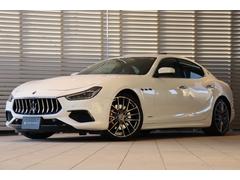 ギブリ グランスポーツ ツーリングパッケージ フル・プレミアムレザー(ロッソ) 前後シートヒーター ブラックピアノトリム 電動リアサンシェード ガラスサンルーフ レッド・キャリパー 21AW(ティターノ) 中古車画像