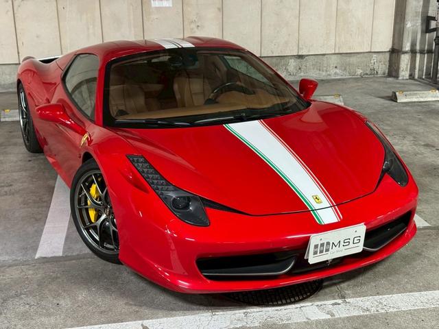 ４５８スパイダー ベースグレード　カーボンＬＥＤステアリング　フロントリフター　バックカメラ　ＢＢＳアルミホイール　パワーシート　イエローレブカウンター（1枚目）