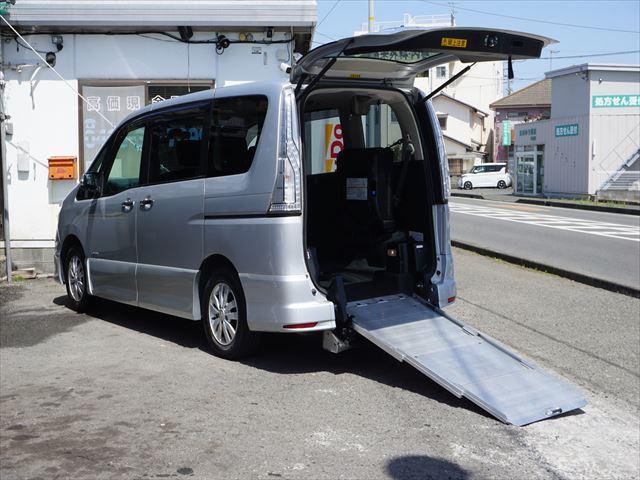 日産 セレナ 　福祉車両　チェアキャブスロープ　セカンド　電動ウィンチ　車いす１脚　７名　ワンオーナー　取説保証書　インテリジェントキー２個　２４か月点検記録簿３枚　１２か月点検５枚　禁煙車　ドラレコ　１年保証