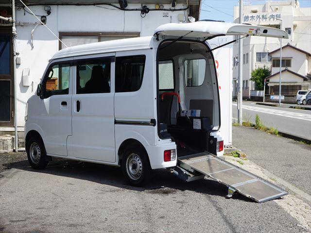 　福祉車両車いす移動車助手席側リヤシート付スロープ電動ウィンチ　手すり　４人乗り　ウィンチリモコンカロッツェリアナビ　キーレス　禁煙車　５ＧＳ　セカンド発進付　１年保証