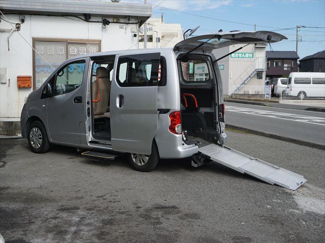 福祉車両スロープ車いす２基左オートステップ