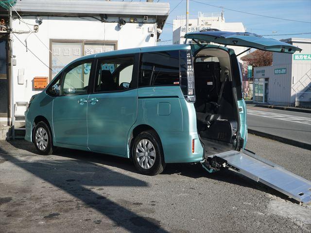 福祉車両車いす２名スロープ電動ウィンチ電動固定装置