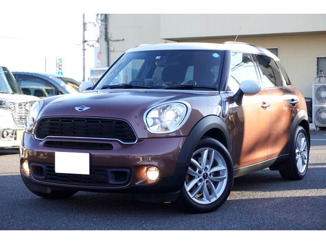 ＭＩＮＩ ＭＩＮＩ クーパーＳ　クロスオーバー　タイヤ新品　ポータブルナビ　ワンセグＴＶ　アルミホイール　ＨＩＤ　キーレスエントリー　ＡＴ　盗難防止システム　ＡＢＳ　ＣＤ　ミュージックプレイヤー接続可　エアコン　パワーステアリング