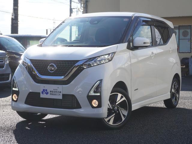 車両周辺をカメラ映像で確認できる機能！全周囲カメラ！ ベンチシート　ＣＶＴ　盗難防止システム　ＡＢＳ　ＥＳＣ　ＣＤ　ＤＶＤ再生