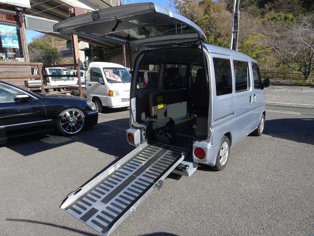 日産 ＮＶ１００クリッパーバン 　福祉車両　車いす移動車　スロープ