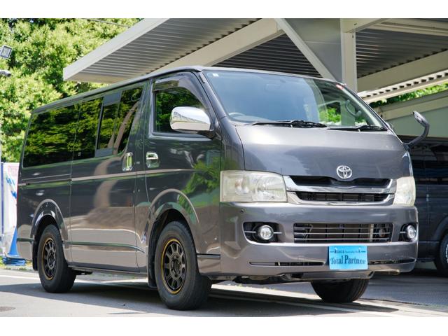ロングスーパーＧＬ　２．０００ｃｃ／ガソリン／純正クリアランスソナー／サイドスライドガラス／後席シートベルト／純正キーレス／純正盗難防止装置付／Ｗエアーバック／１００Ｖ電源／シートカバー／ベットキット／ナビ／Ｂカメラ／