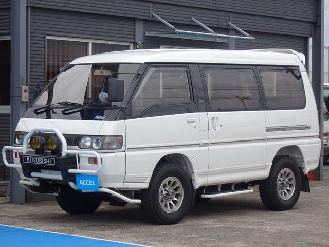 デリカスターワゴン エクシード　Ｐ３５Ｗ　ＡＴ車　４ＷＤ　７人乗り　キャプテンシート　４Ｄ５６エンジン　ディーゼルターボ　タイミングベルト交換済み　寒冷地仕様車　純正ＣＯＯＬボックス／カーテン／グリルガード／フォグ　スターワゴン（1枚目）